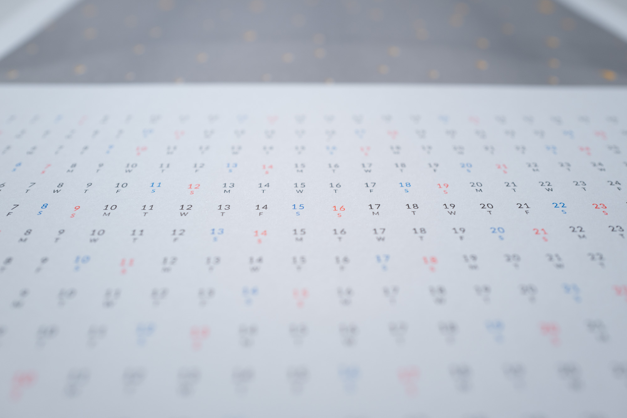 平日、土、日が一直線ではない様子